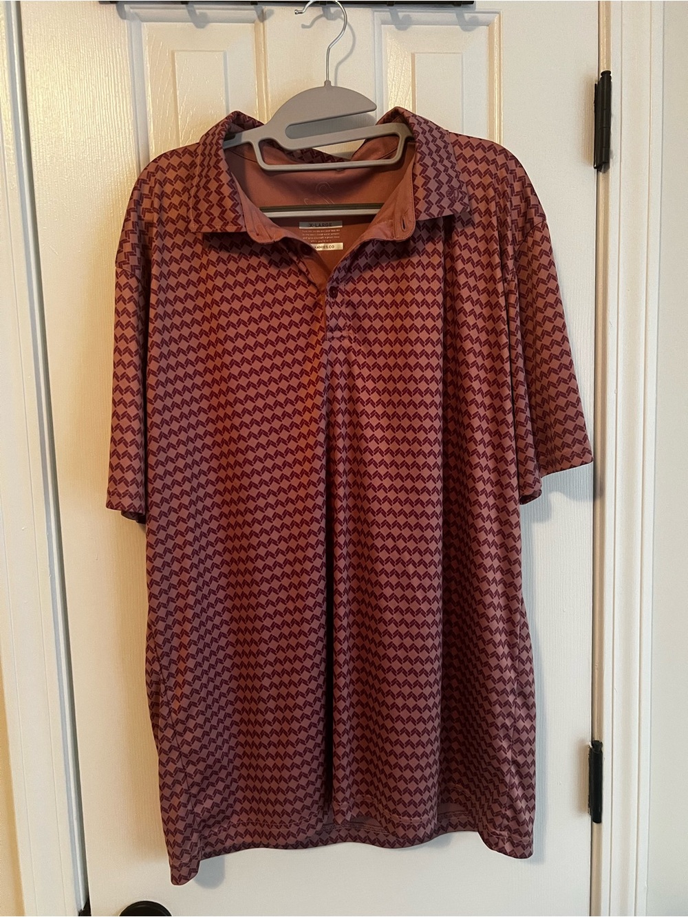 Men's Short-Sleeve Polo in Burgundy Chevron Pattern